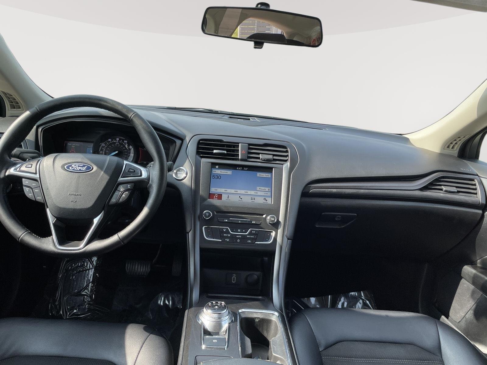 Used 2018 Oxford White Ford SE image 6