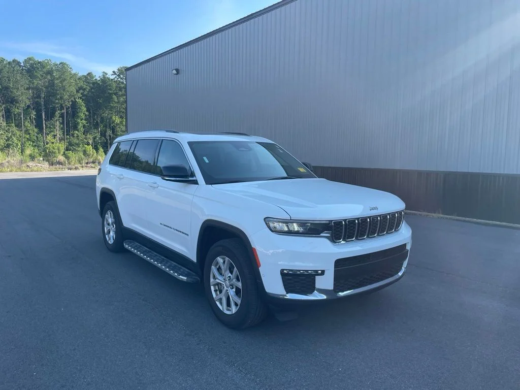 Used 2023 White Jeep Limited image 1