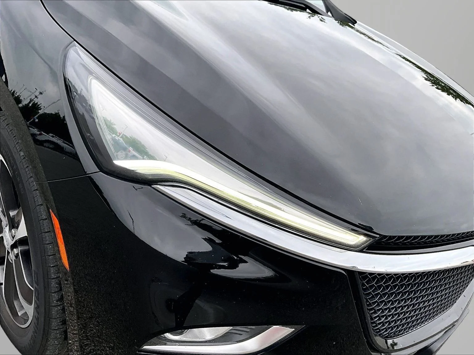 Used 2022 Black Buick Essence image 31