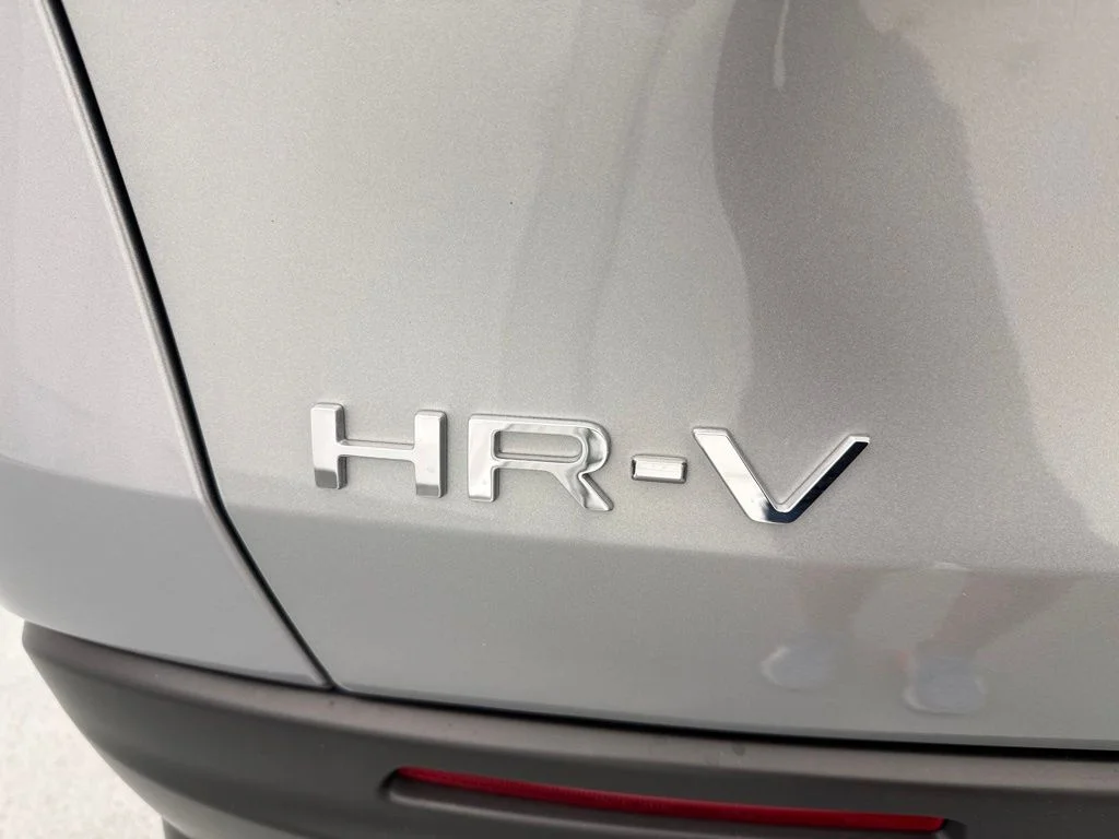 New 2027 Solar Silver Metallic Honda LX image 8