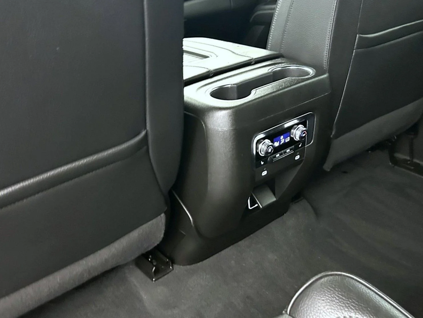 Used 2022 Black GMC Denali image 24