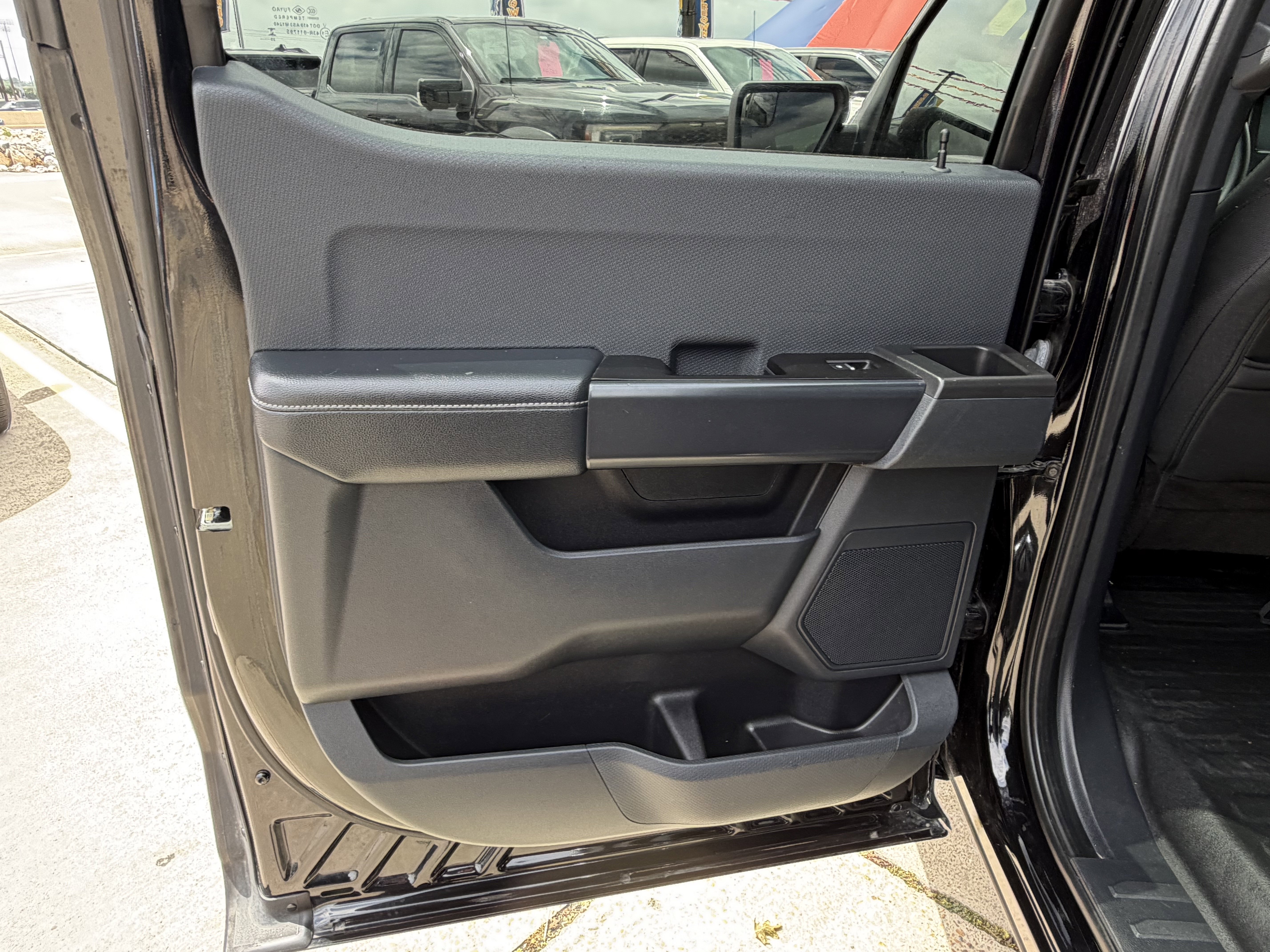 Used 2022 Agate Black Metallic Ford XL image 17