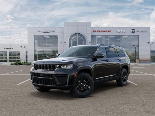New 2026 Diamond Black Crystal Pearlcoat Jeep Laredo image 56