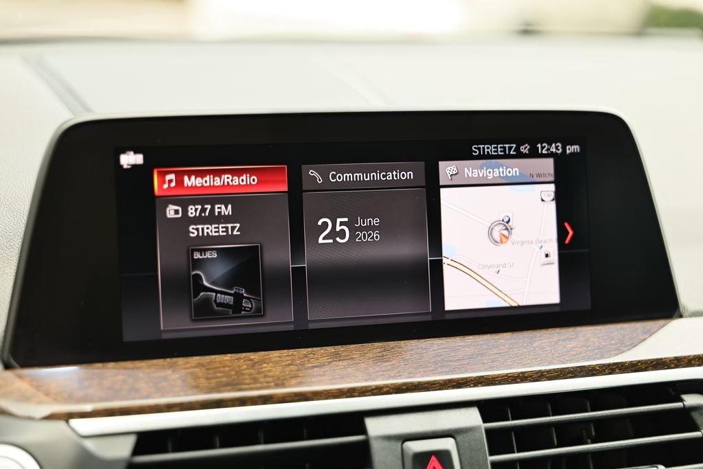 Used 2020 Alpine White BMW xDrive30i image 35