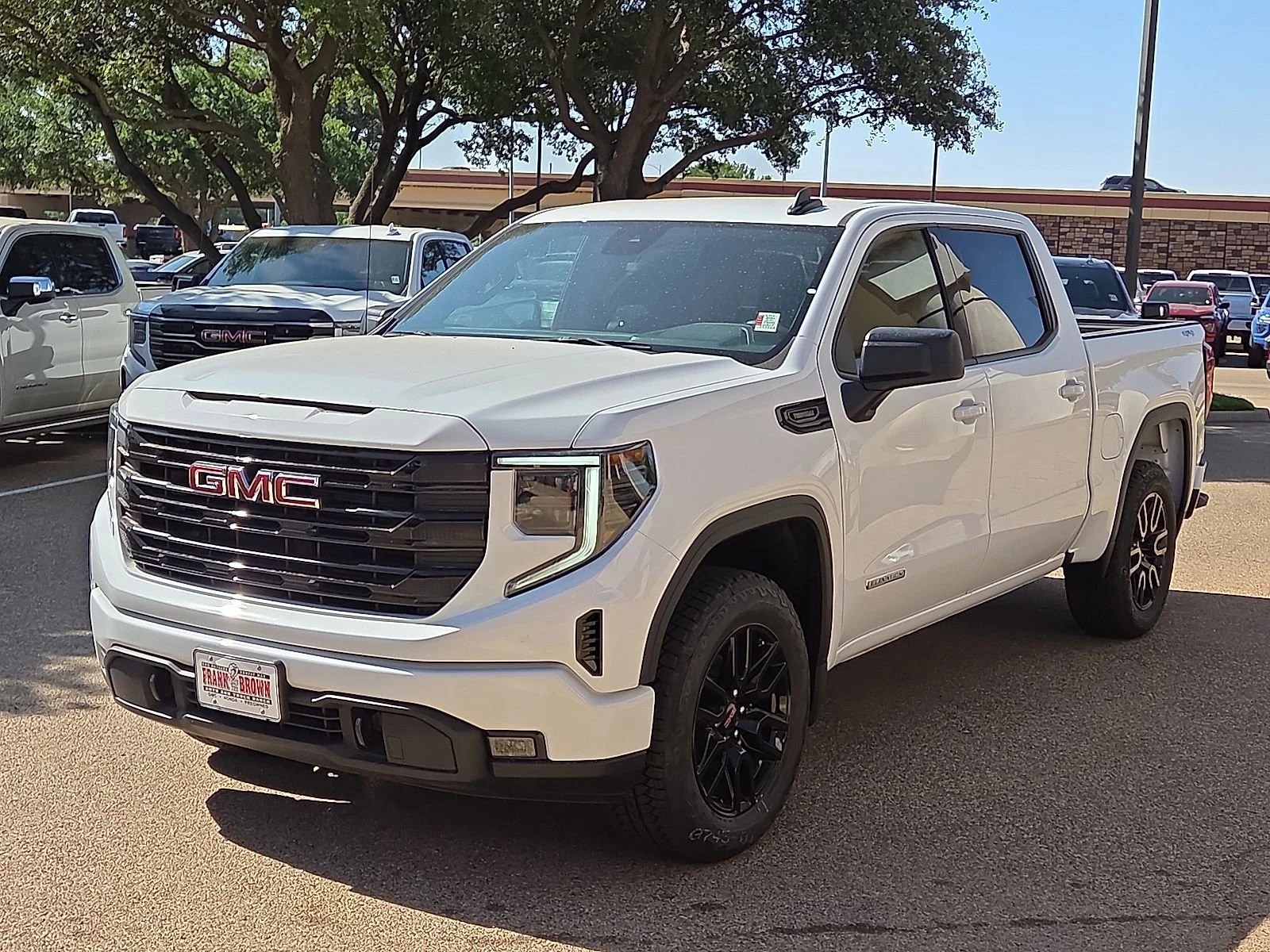 2026 GMC Sierra 4WD Crew Cab Short Box Elevation's photo