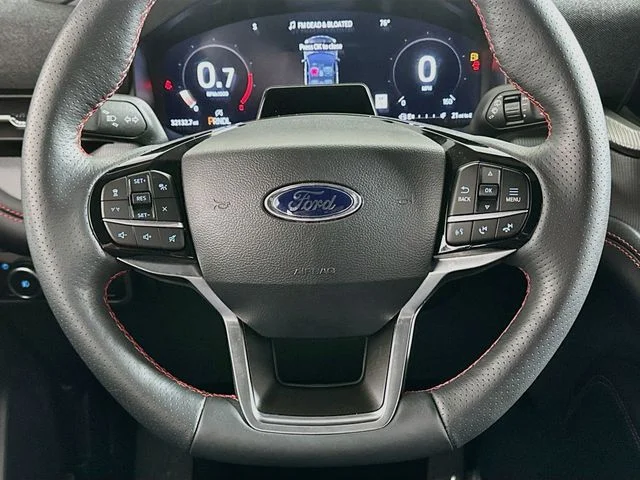 Certified Used 2025 Gray Ford ST-Line image 15