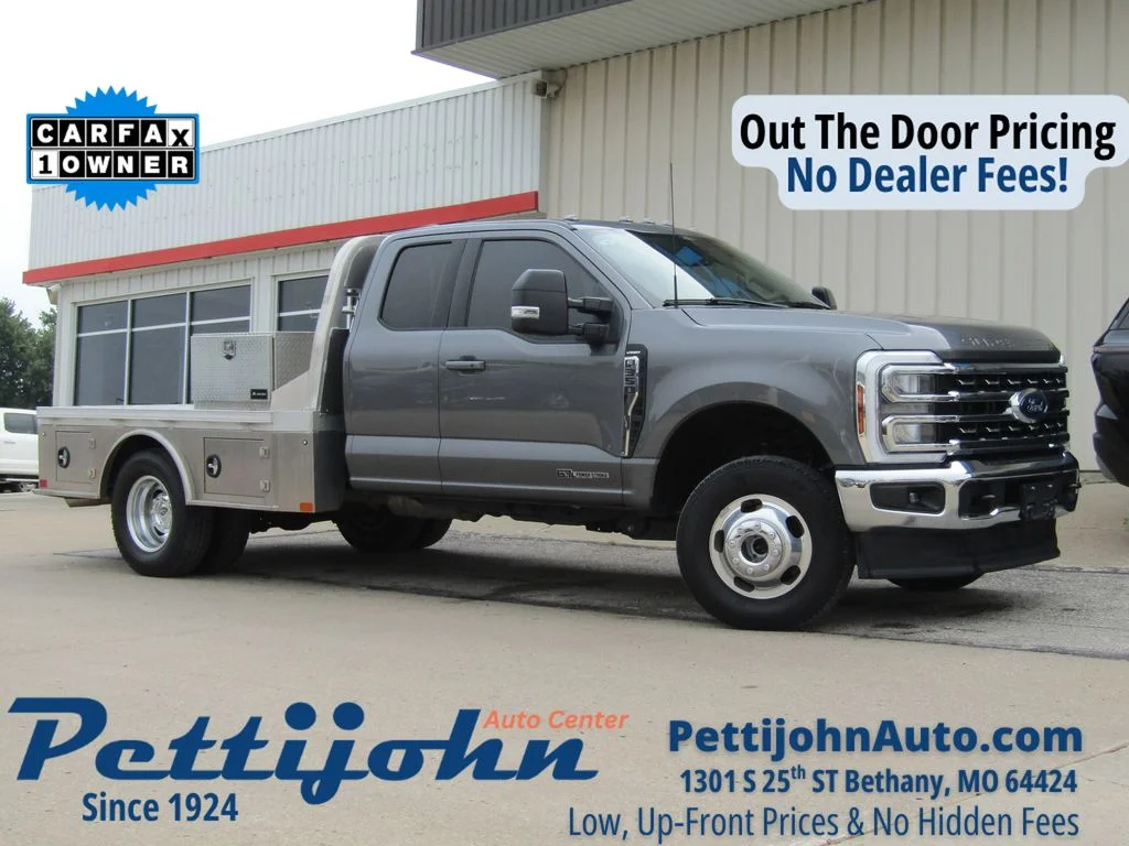Used 2024 Gray Metallic Ford Lariat image 1