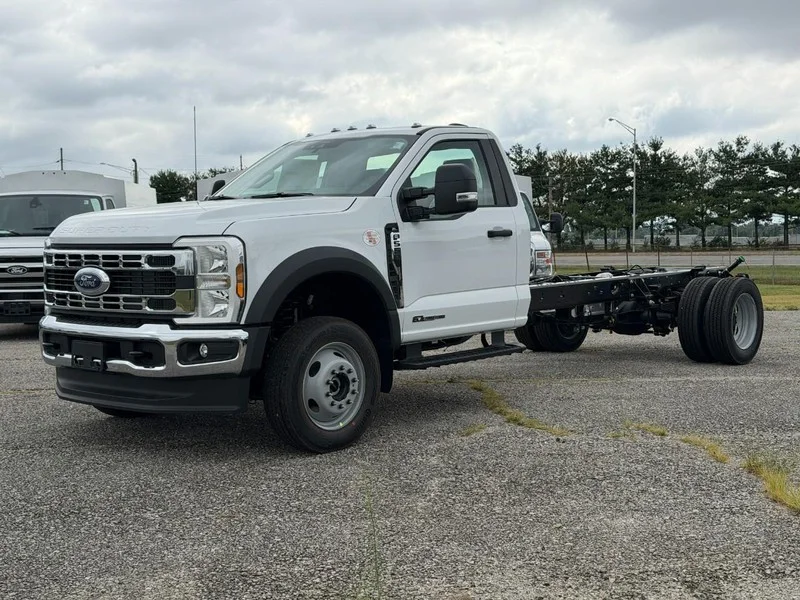 New 2026 Oxford White Ford XL 4WD Reg Cab 145" WB 60" CA image 1