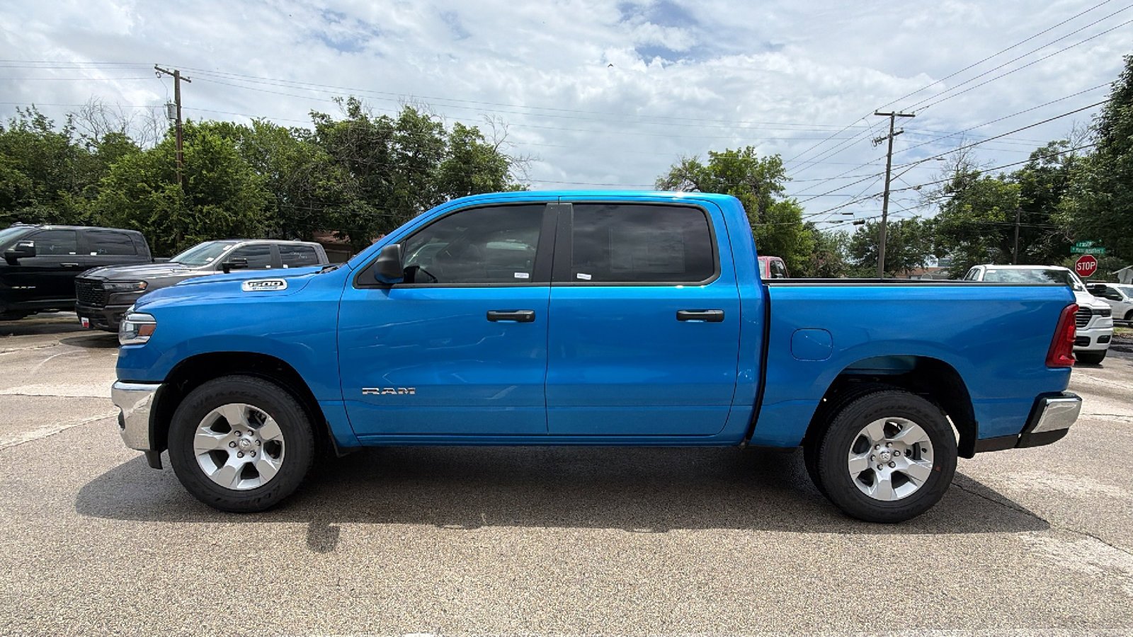 New 2026 Hydro Blue Pearl-Coat Exterior Paint RAM Tradesman image 8