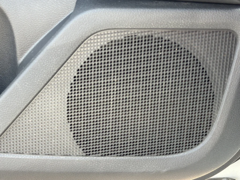 Used 2023 White Nissan 2.0 SR image 25