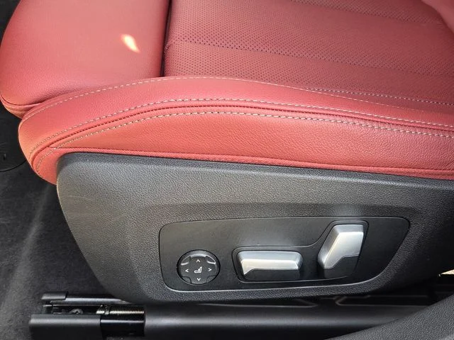 Used 2023 Gray BMW eDrive40 image 11