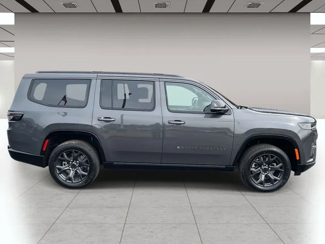 New 2026 Baltic-Gray Metallic Clear-Coat Exterior Paint Jeep Limited Altitude image 2