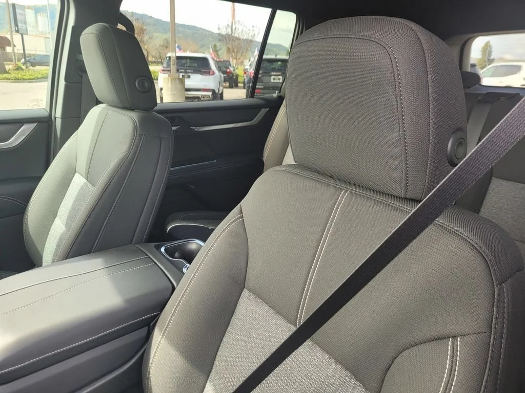2026 GMC Acadia Elevation - Photo 13