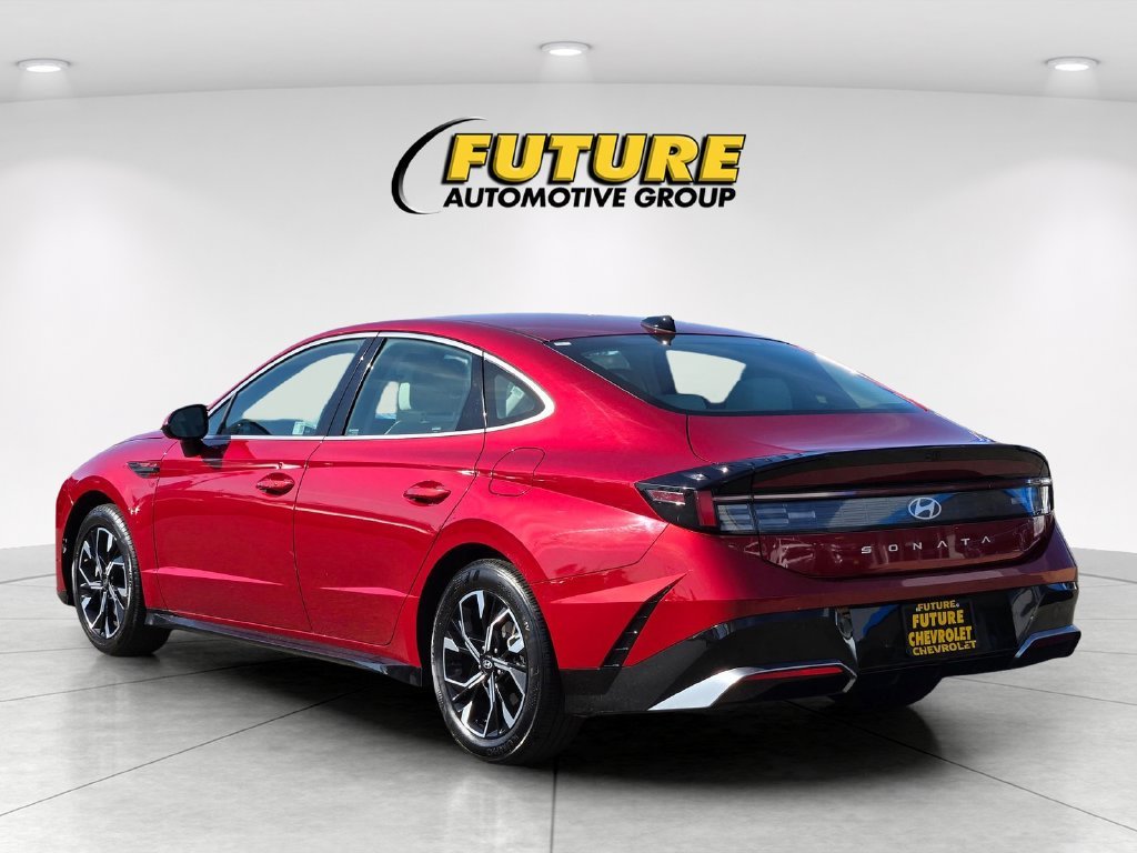 Certified Used 2025 Red Hyundai SEL image 6