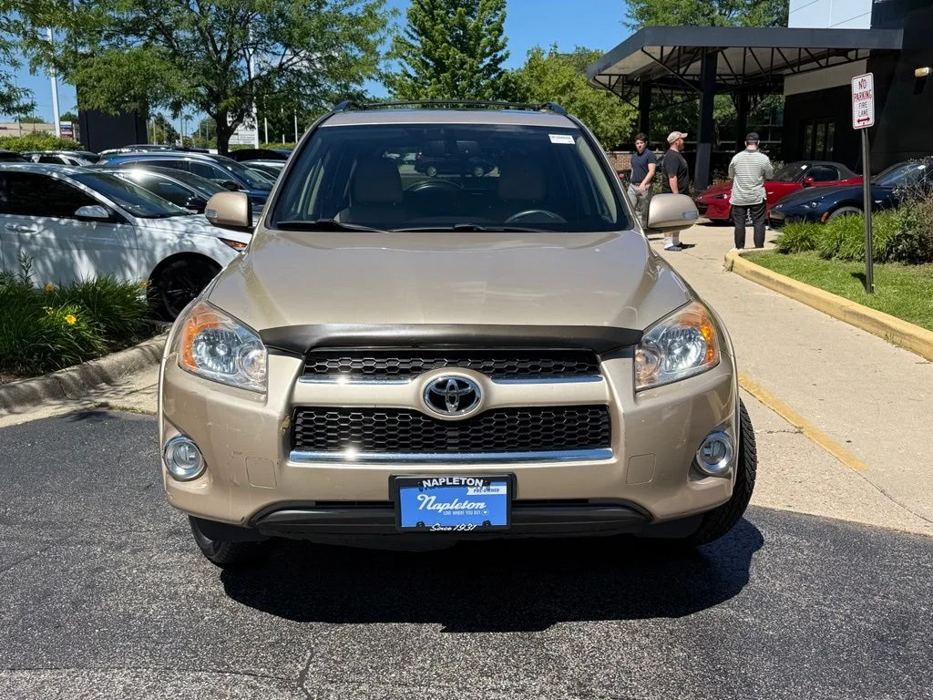 Used 2009  Toyota Limited image 2