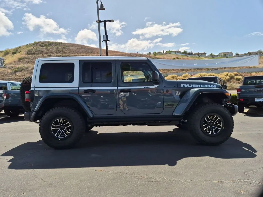 New 2026 Anvil Clear-Coat Exterior Paint Jeep Rubicon image 4