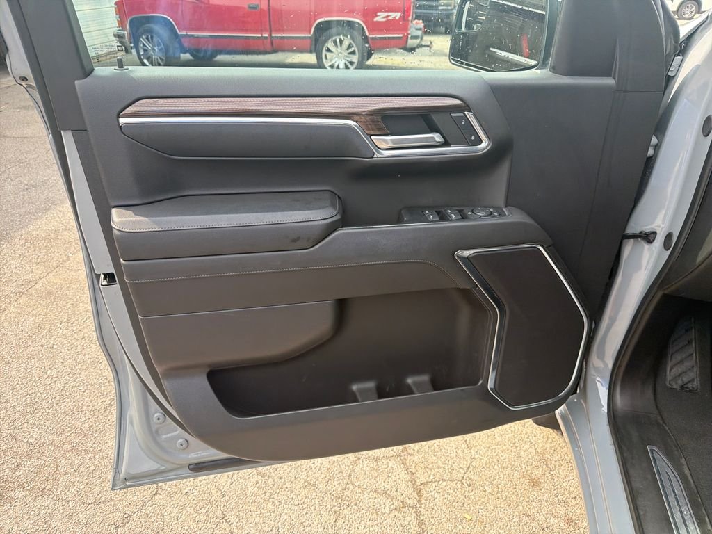Used 2024 Gray Chevrolet LT image 12