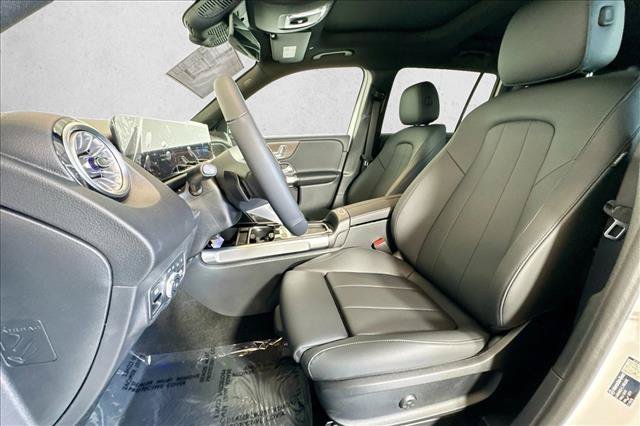 New 2026 Polar White Mercedes-Benz GLB 250 image 48