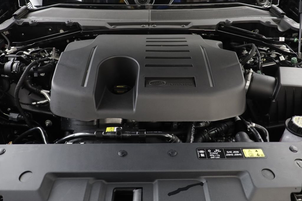 New 2026 Santorini Black LAND ROVER X-Dynamic SE image 23