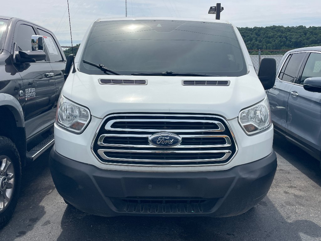 Used 2019 Oxford White Ford XLT image 2