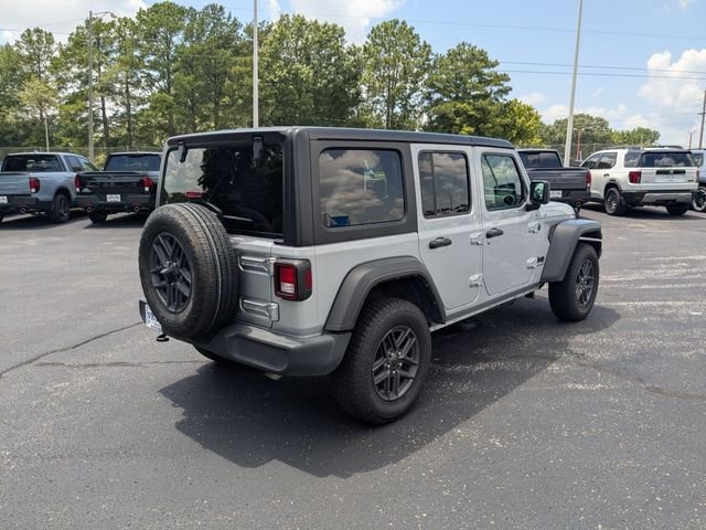 Used 2024 Silver Zynith Clearcoat Jeep Sport S image 7