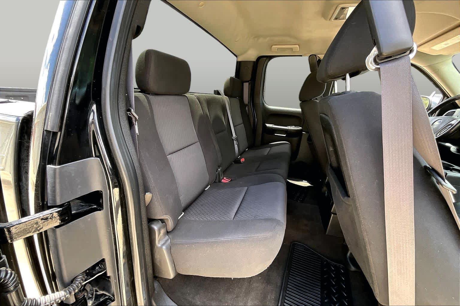 Used 2011 BLACK Chevrolet LT image 17
