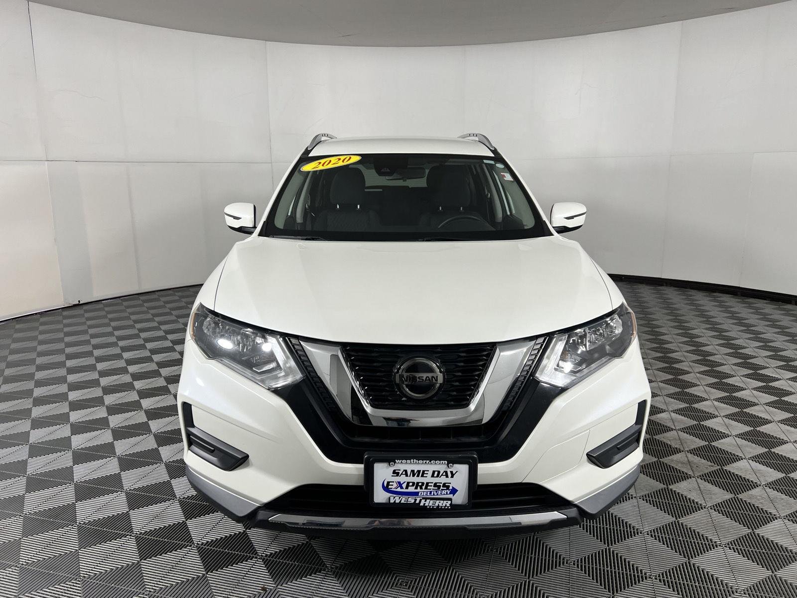 Used 2020 Pearl White Tricoat Nissan SV image 2