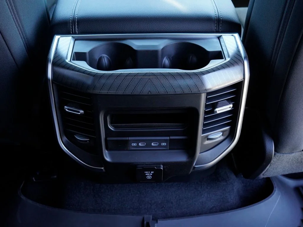 New 2026 Diamond Black Crystal Pearl-Coat Exterior Paint RAM Big Horn/Lone Star image 24