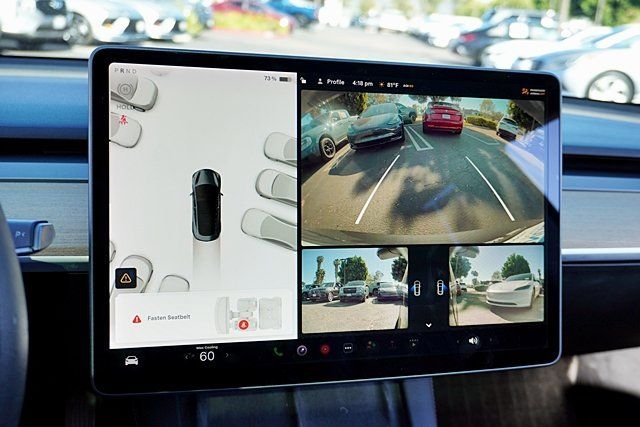 Used 2021  Tesla Standard Range Plus image 32