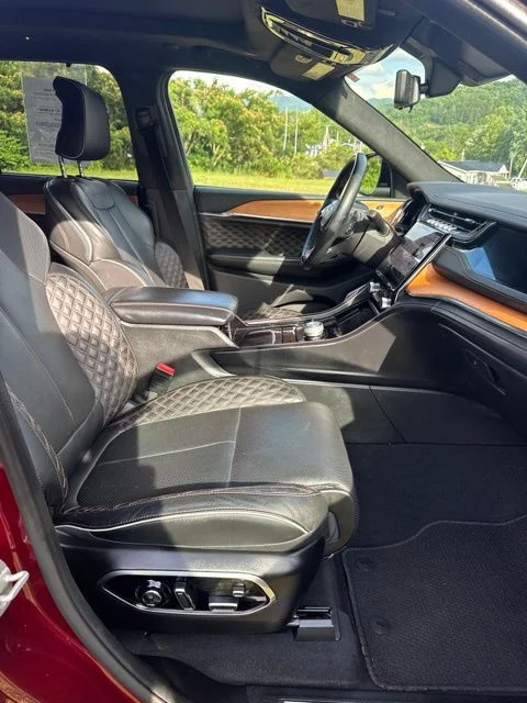 Used 2023 Red Jeep Summit Reserve image 35
