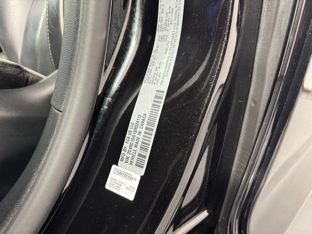 Used 2025 Black Chrysler Limited image 29