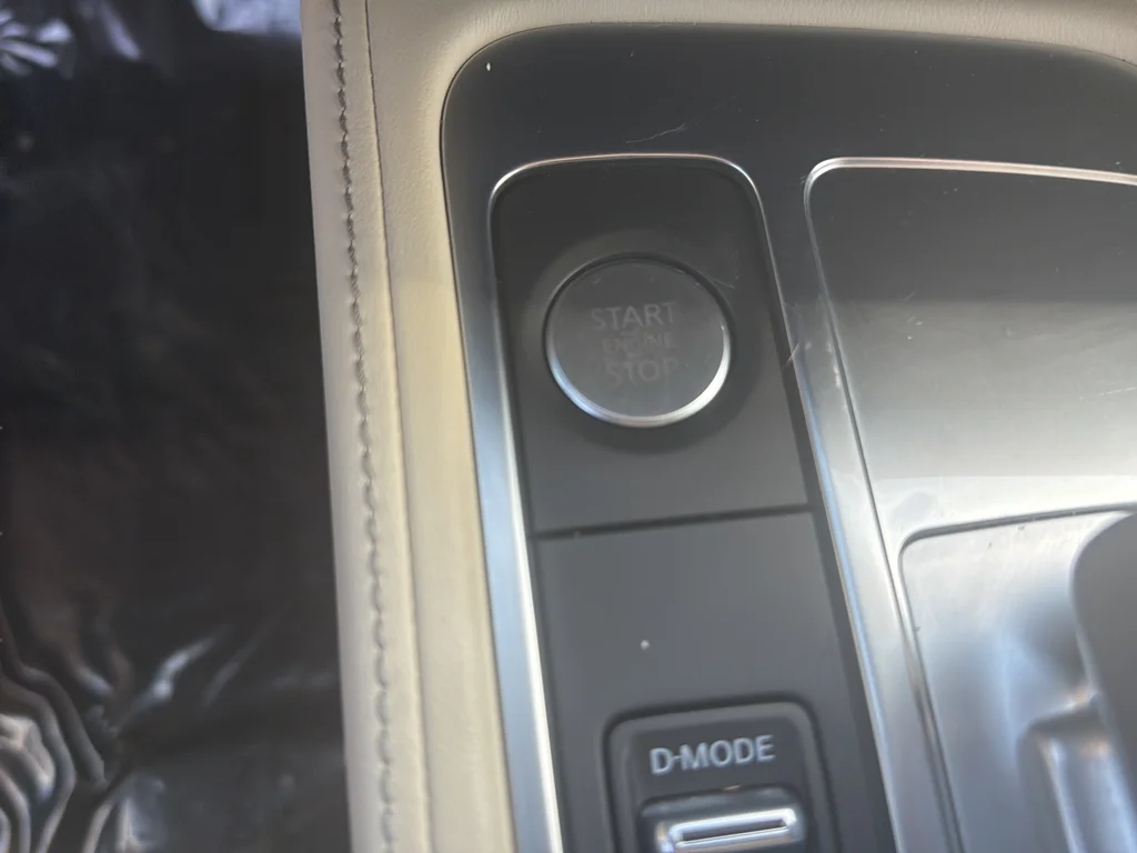 Used 2023 Black INFINITI Sensory image 21