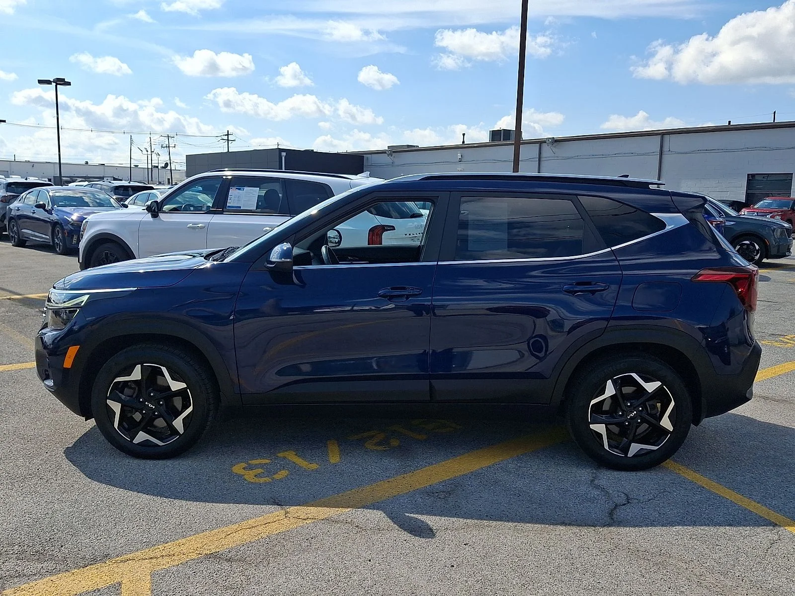 Certified Used 2024 Blue Kia EX image 5
