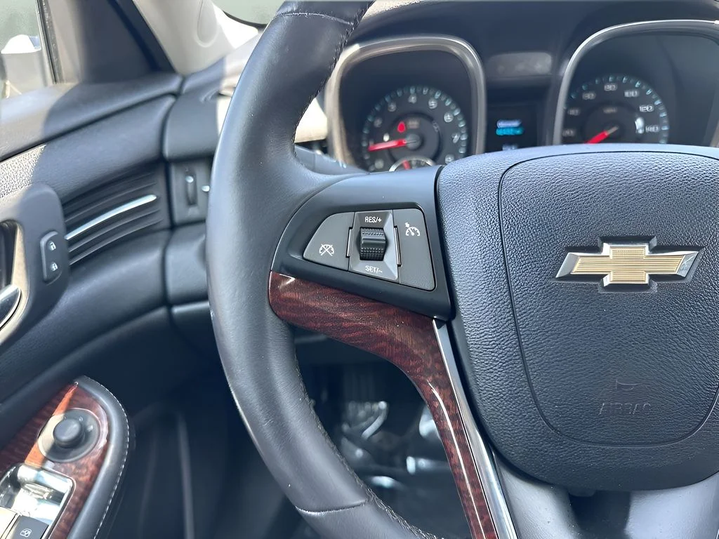 Used 2013 White Chevrolet LT image 14