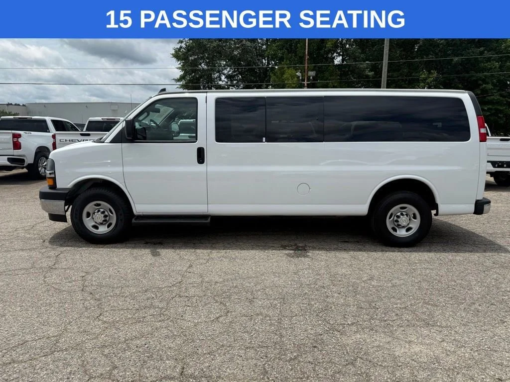 Used 2023 Summit White Chevrolet 1LT image 2