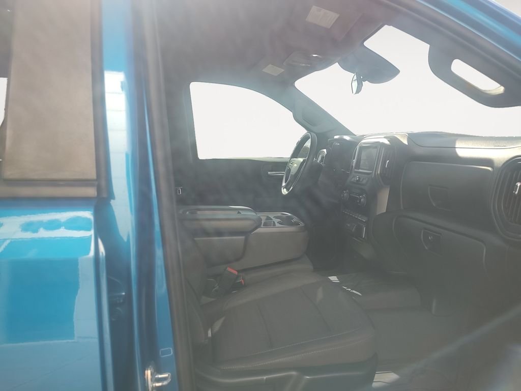 Used 2023 Blue Chevrolet Custom image 15