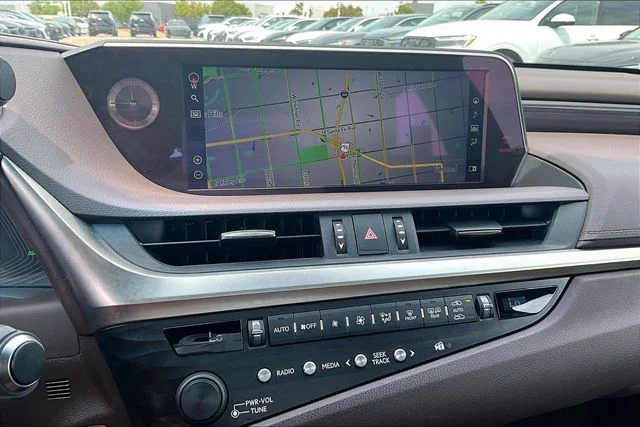 Used 2020 Silver Lexus 350 Luxury image 24