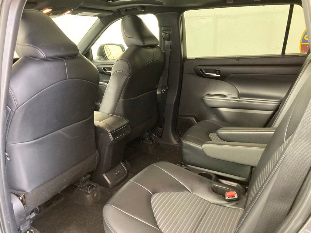 2025 Toyota Highlander XSE - Photo 15