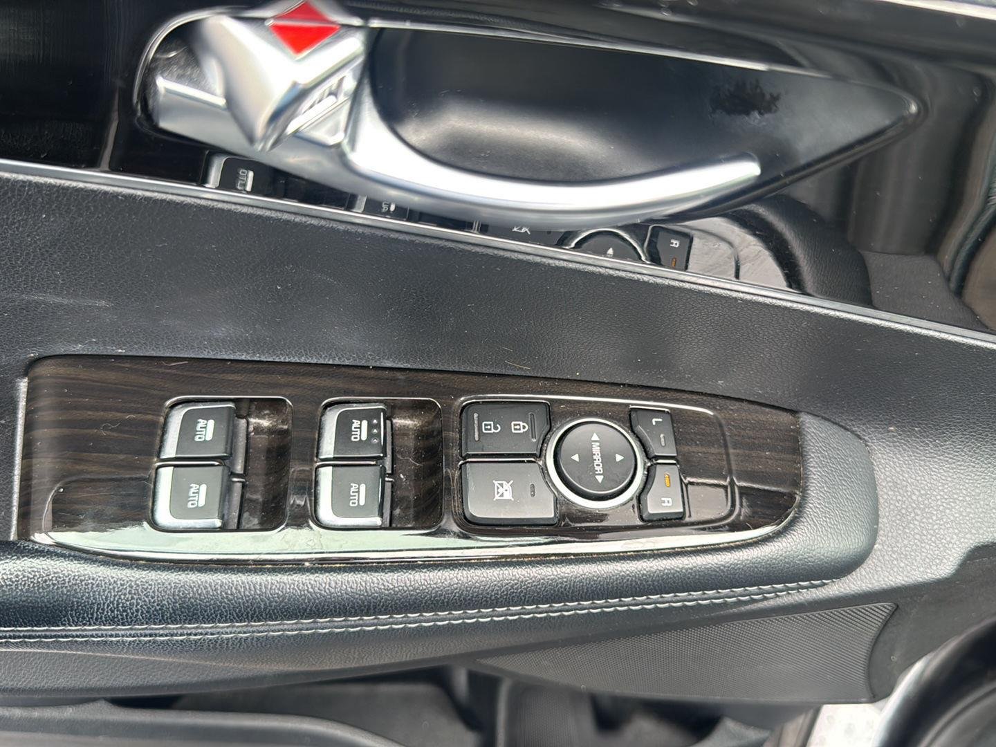 Used 2019 Platinum Graphite Kia LX image 10