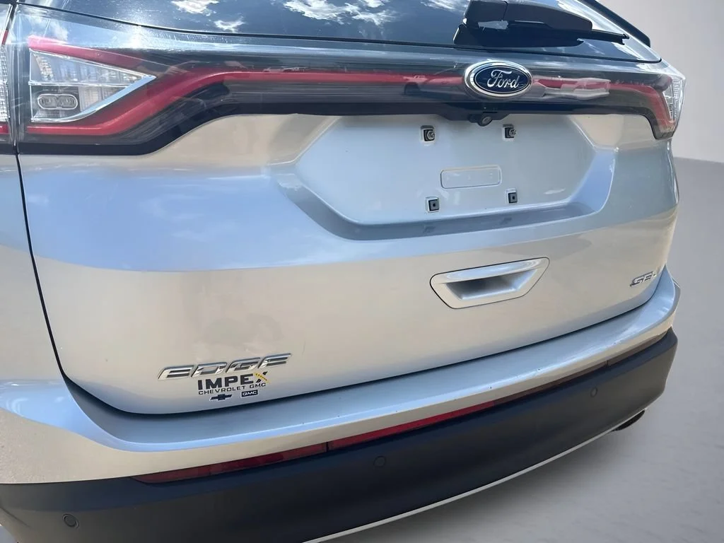 Used 2018  Ford SEL image 33