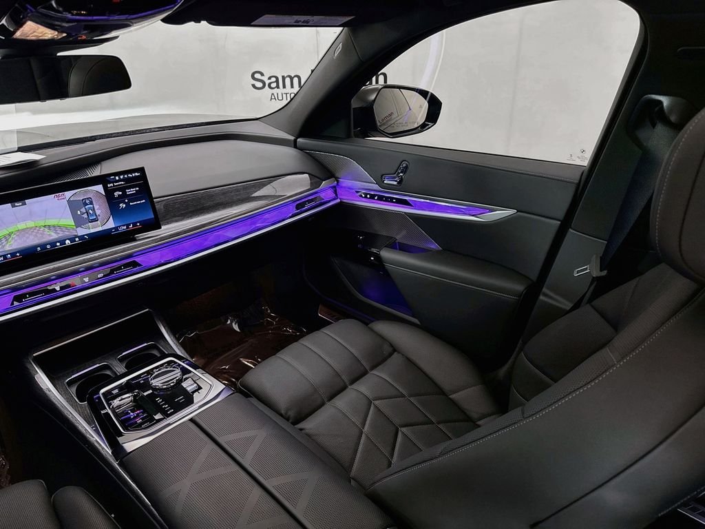 Used 2025 Black BMW 760i xDrive image 25