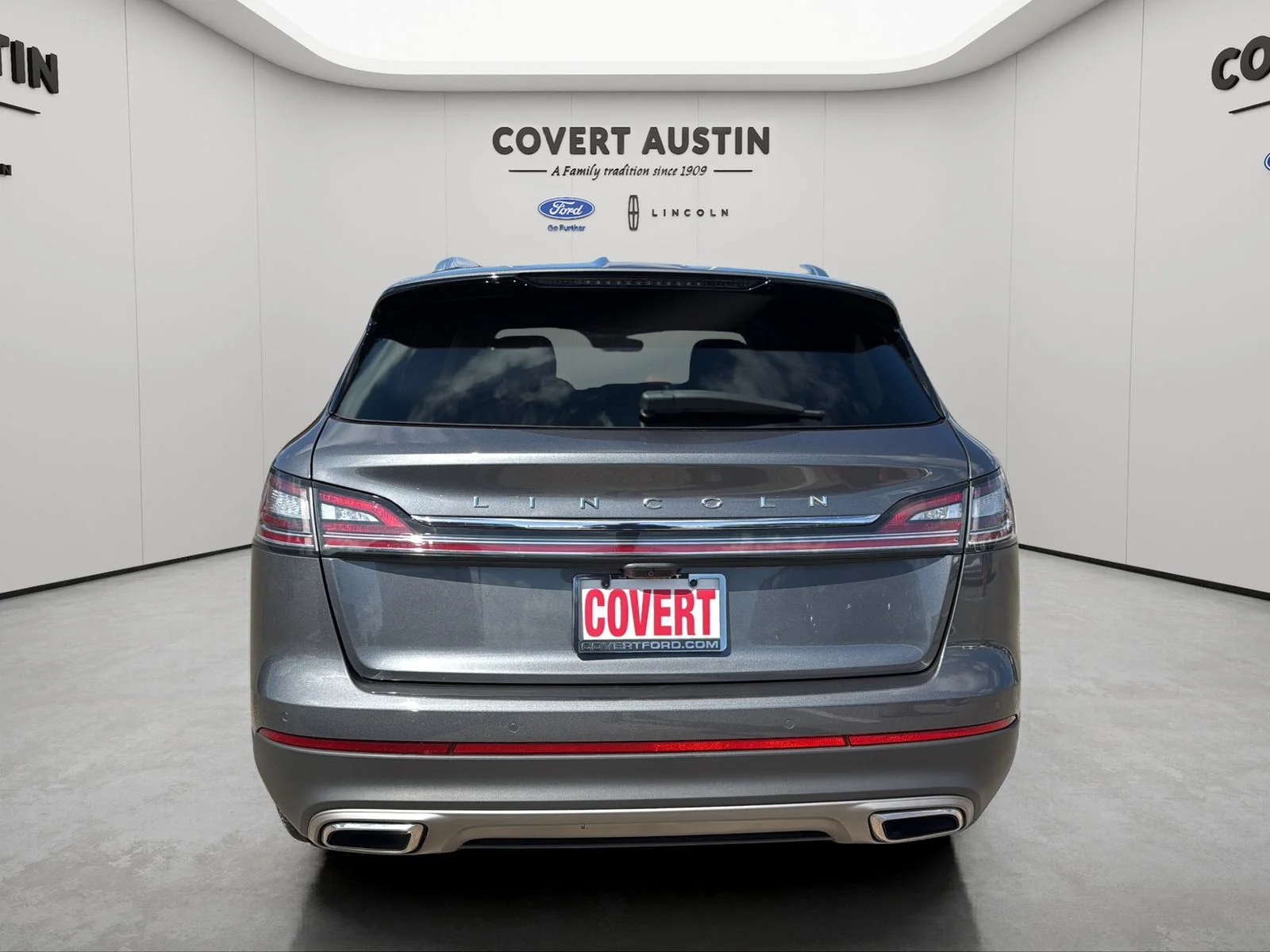 Used 2023 Gray Lincoln Reserve image 4
