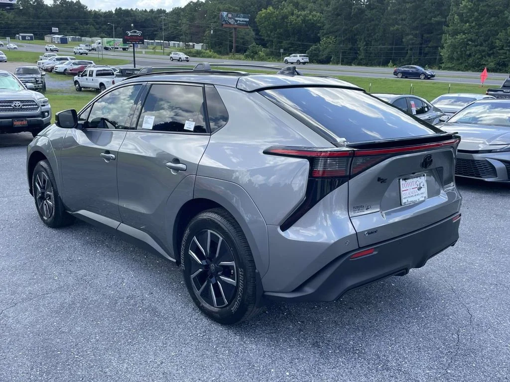New 2026 Heavy Metal Toyota XLE image 3