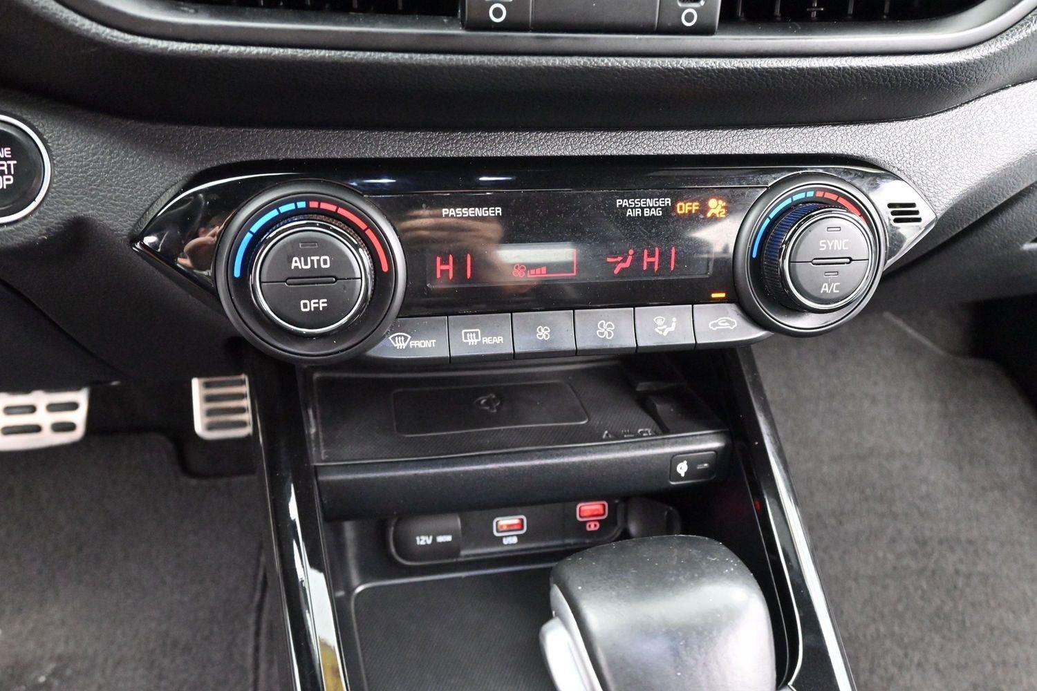 Used 2022 Snow White Pearl Kia GT-Line image 22