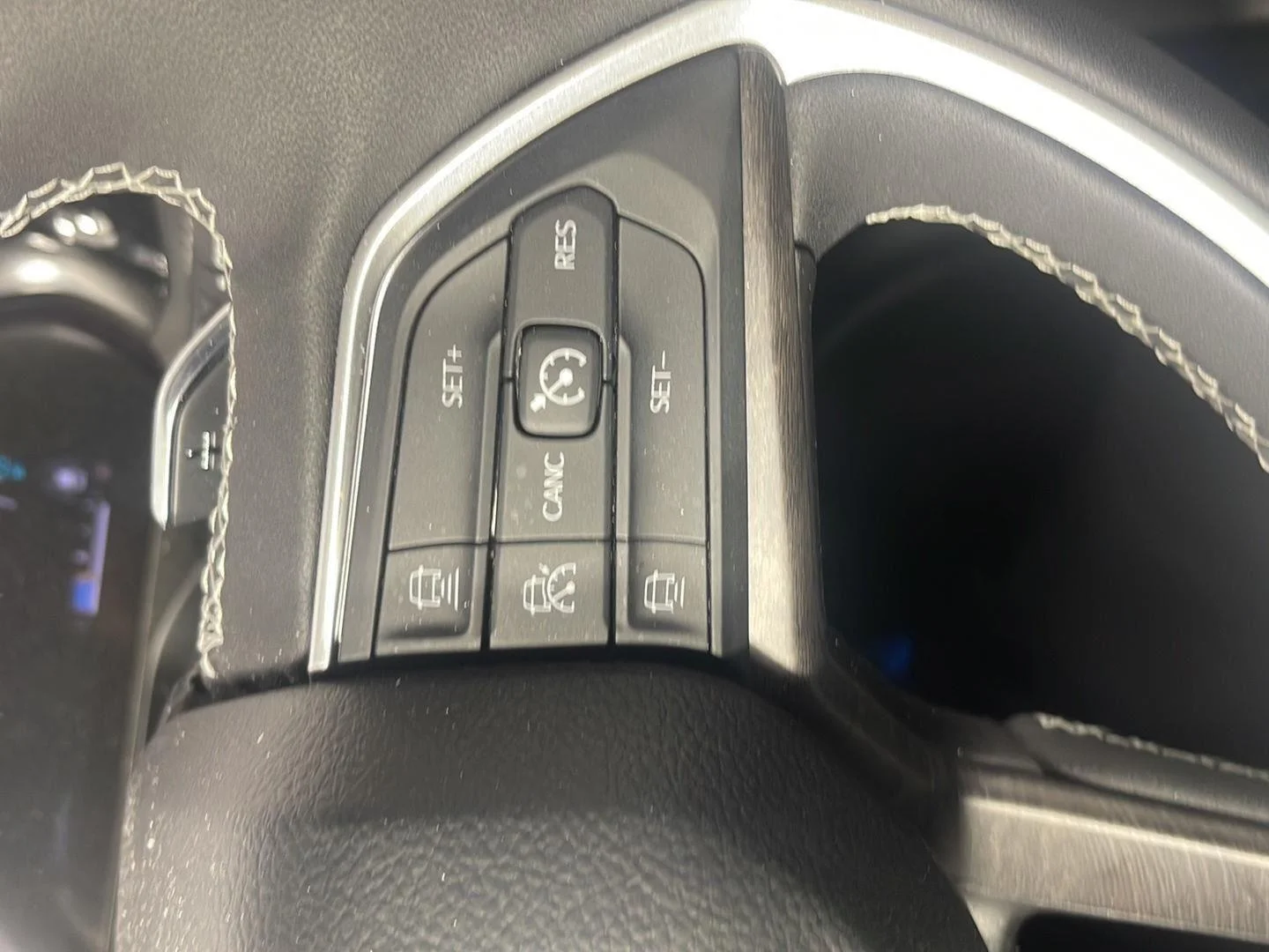 Used 2024 Midnight Sky Jeep 4xe image 24