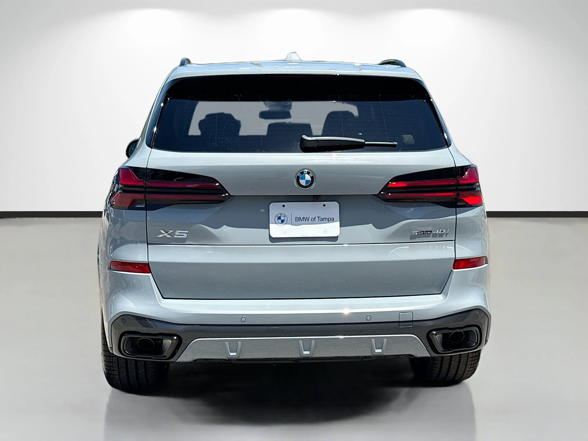 New 2026 Brooklyn Grey Metallic BMW sDrive40i image 4