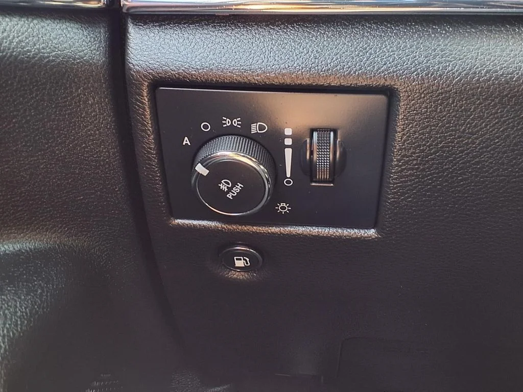 Used 2021 White Jeep Limited image 18