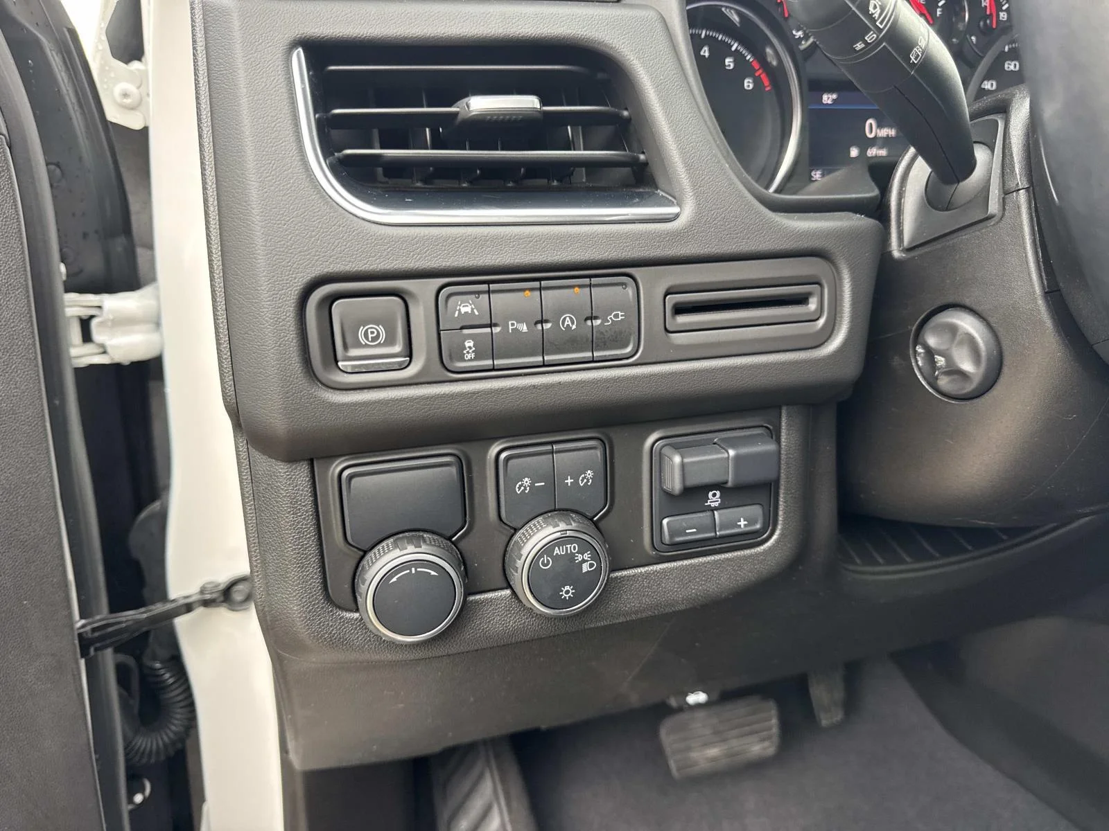 Used 2021 Summit White Chevrolet LT image 21