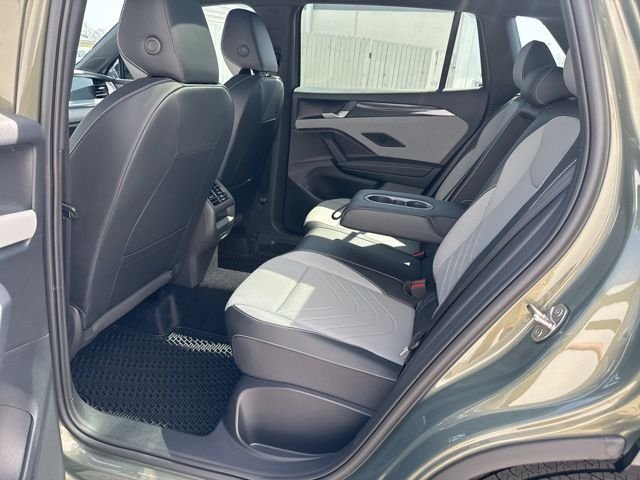 New 2026 Avocado Green W/Deep Black Roof Volkswagen 2.0T SE R-Line Black image 15