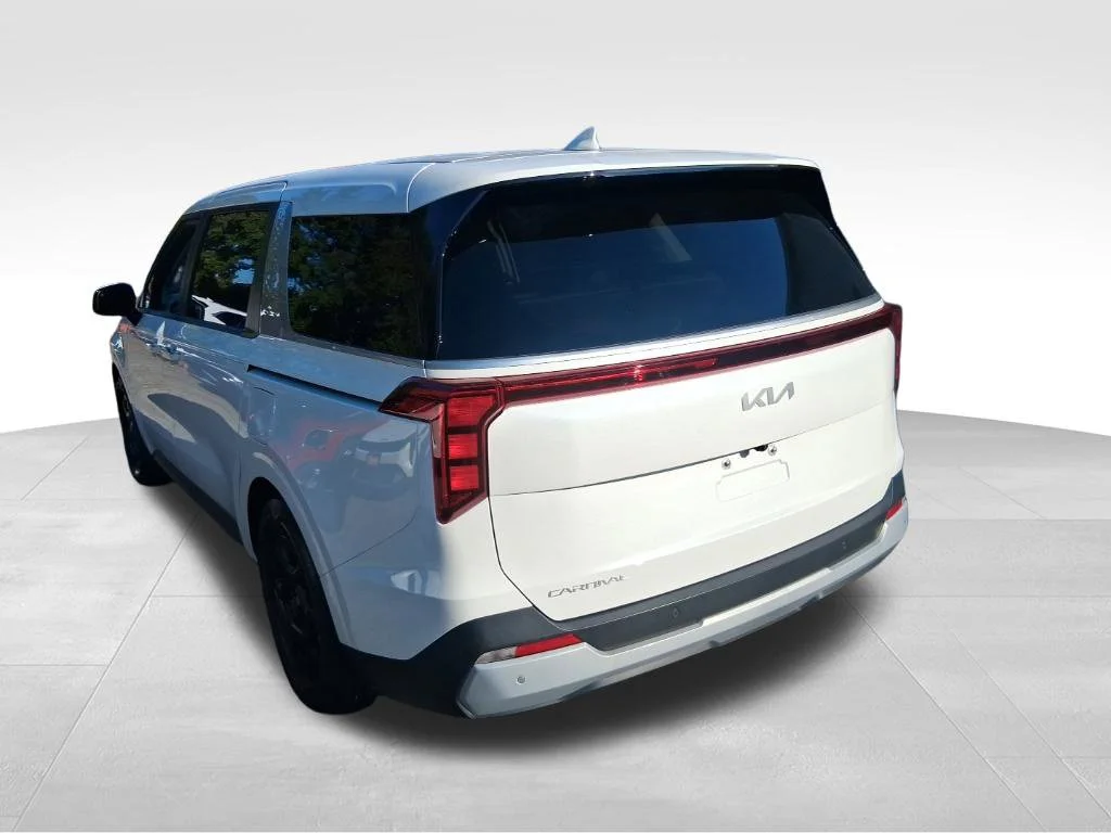 Certified Used 2026 White Kia LXS image 7